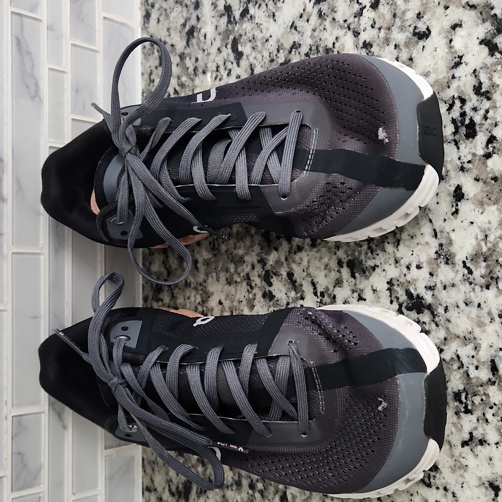 Gray Black & Pink On Cloudflow Running Shoes sz 7 athletic sneakers - Picture 2 of 7